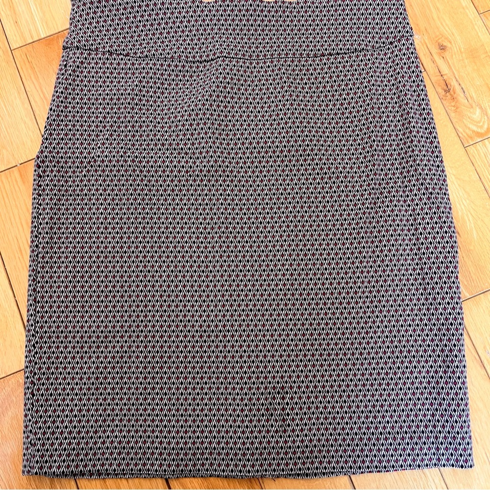 Red and Black Knee-Length Pencil Skirt for Work